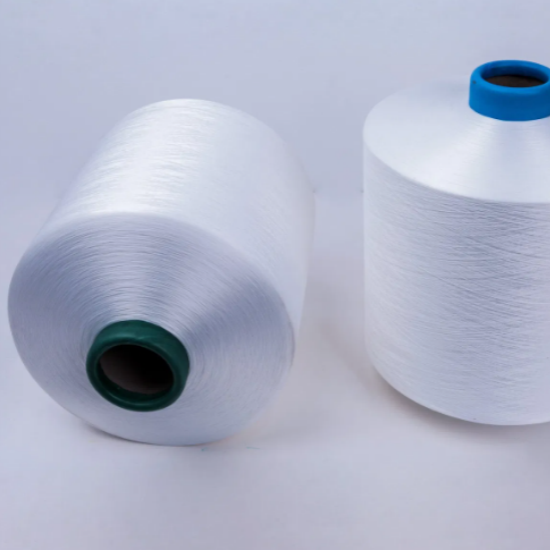 Filato riscaldante che assorbe la luce