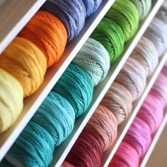 Filato tinto nello spazio